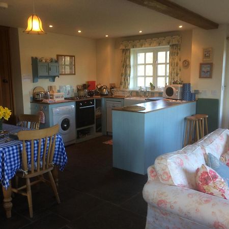 Alltybrain Farm Cottages And Farmhouse B&B Brecon Exterior photo