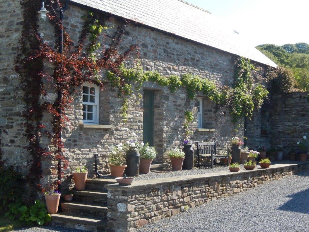 Alltybrain Farm Cottages And Farmhouse B&B Brecon Exterior photo