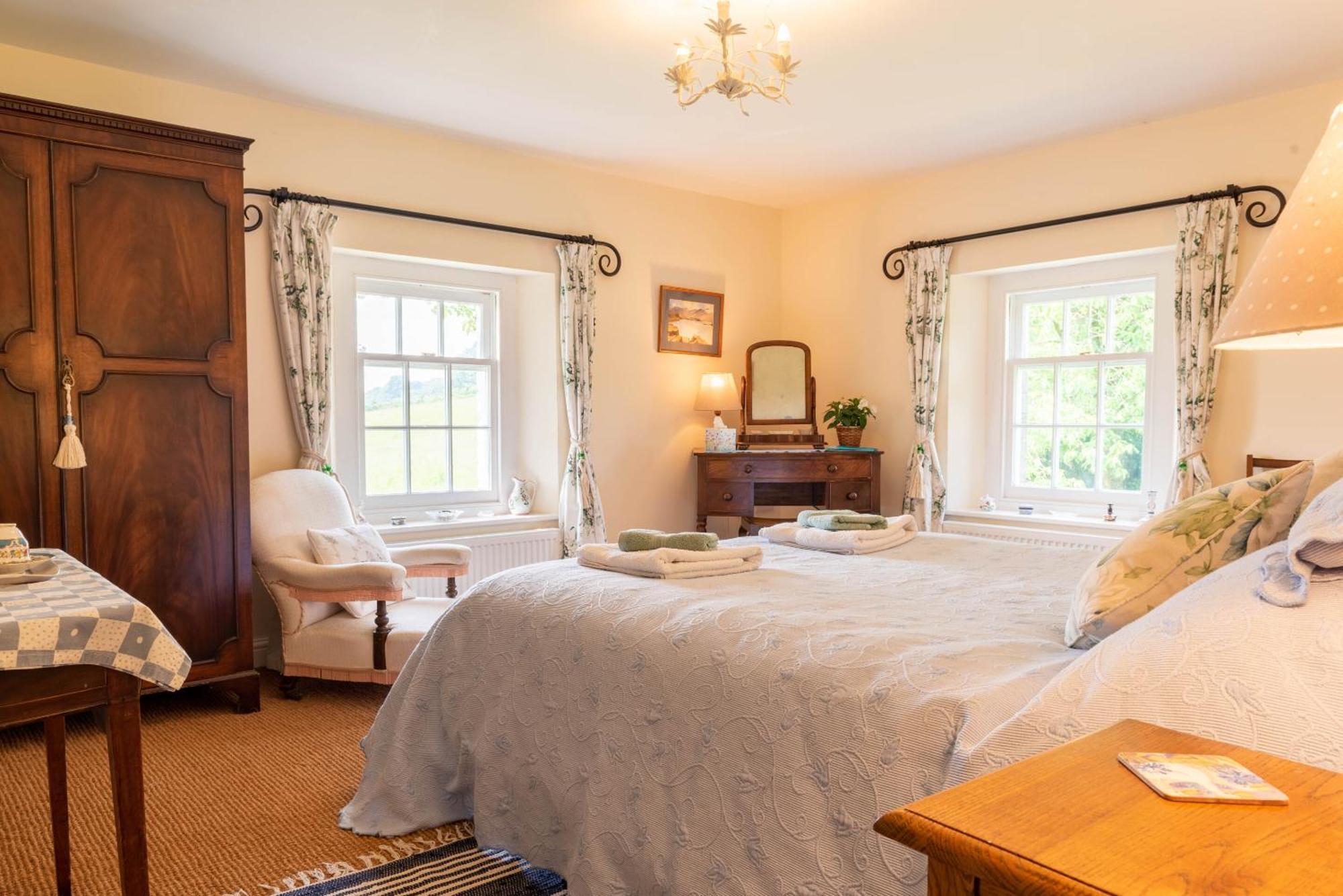 Alltybrain Farm Cottages And Farmhouse B&B Brecon Exterior photo