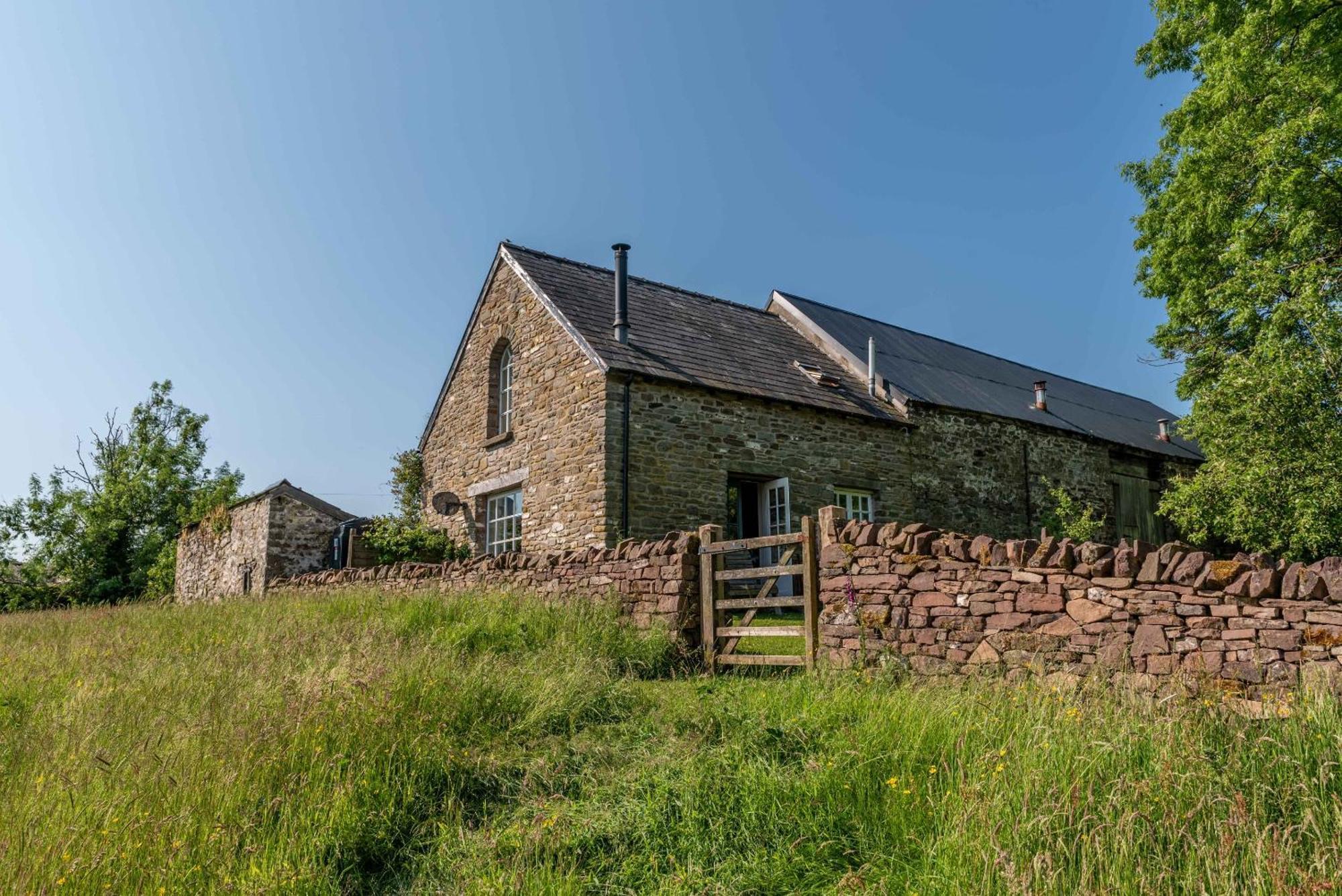 Alltybrain Farm Cottages And Farmhouse B&B Brecon Exterior photo